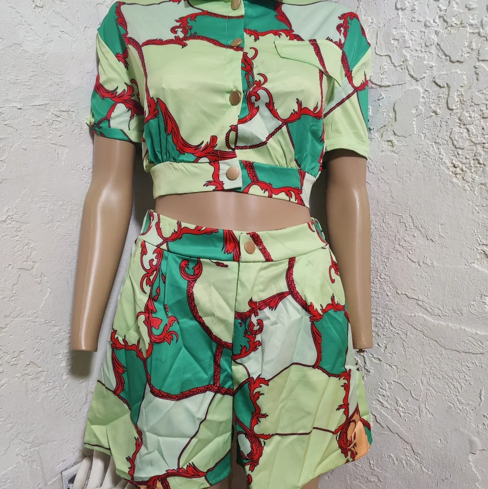 Green Baroque print shorts set - Picture 5 of 7